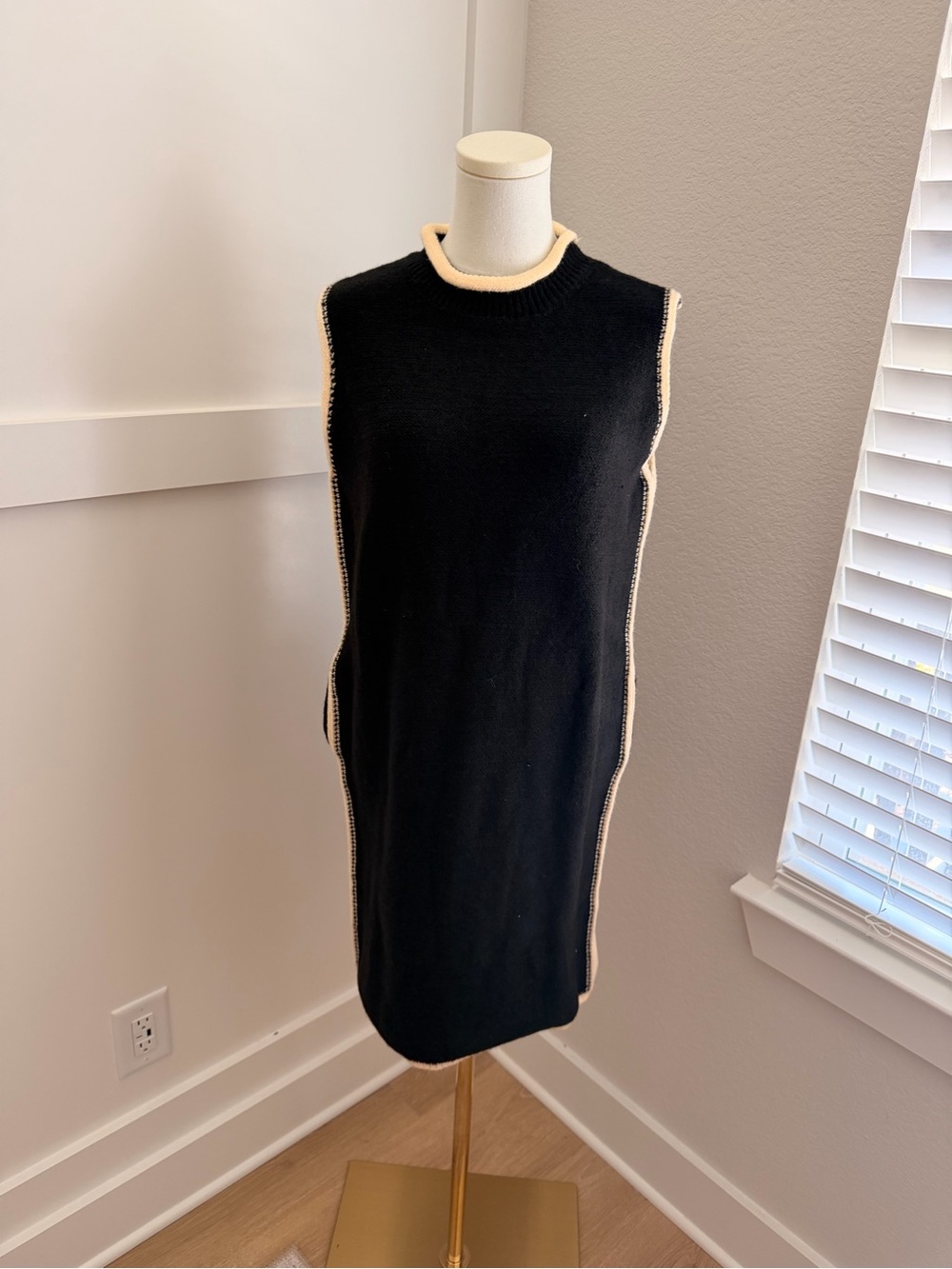 GILLI Black & Cream Contrast Trim Knit Sweater Dress – Size S (NWT)